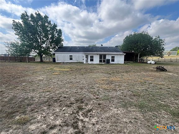 2nd image of 624 Crest Circle Dr