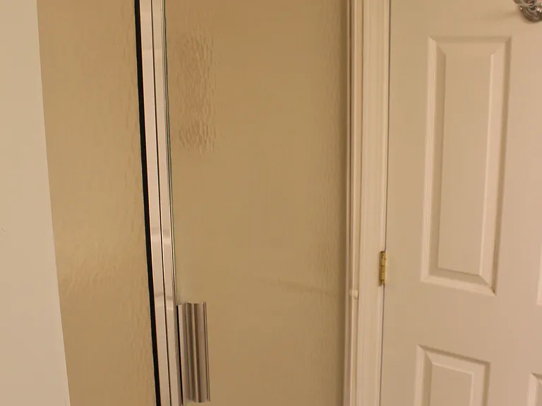 220 Thornhill Ln #B — Photo 9