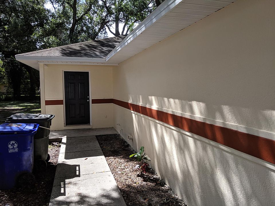 2nd image of 936 W 6th St #936