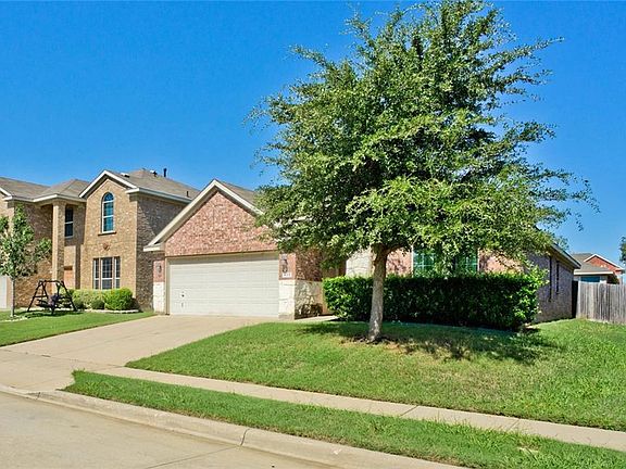 3rd image of 428 Fairbrook Ln