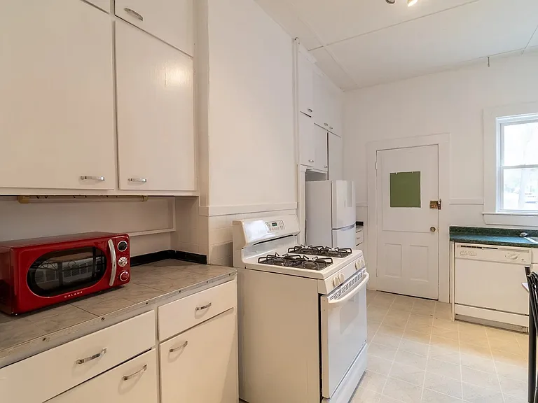 2 Sherman St #1 — Photo 4