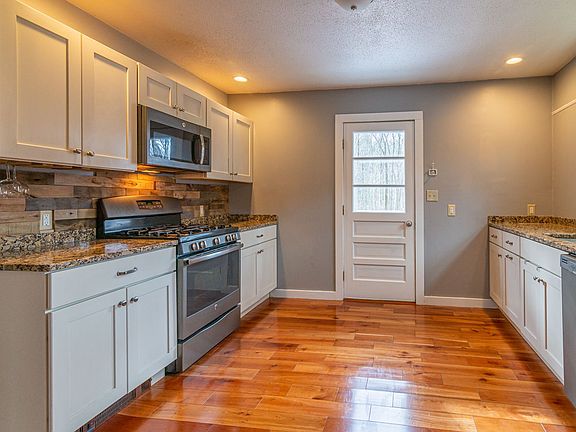2nd image of 56 Pleasant Street Extension
