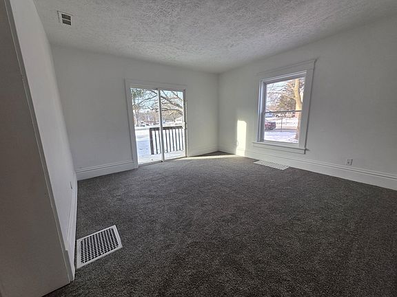 3rd image of 225 W Lincoln Ave