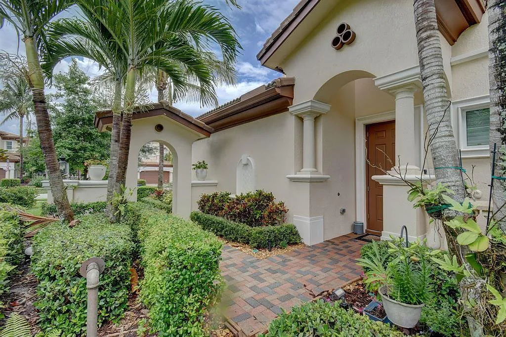 Building Photo - 218 Tresana Blvd #36
