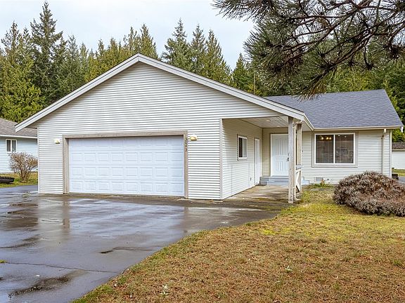 2nd image of 3043 Raymur Pl