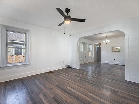 4th image of 212 W 8th St