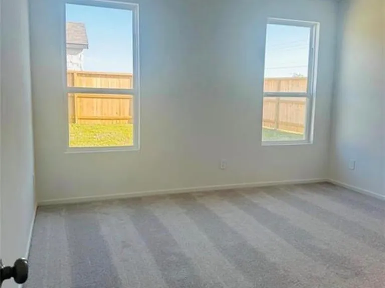 226 Draper Shadows Dr — Photo 13