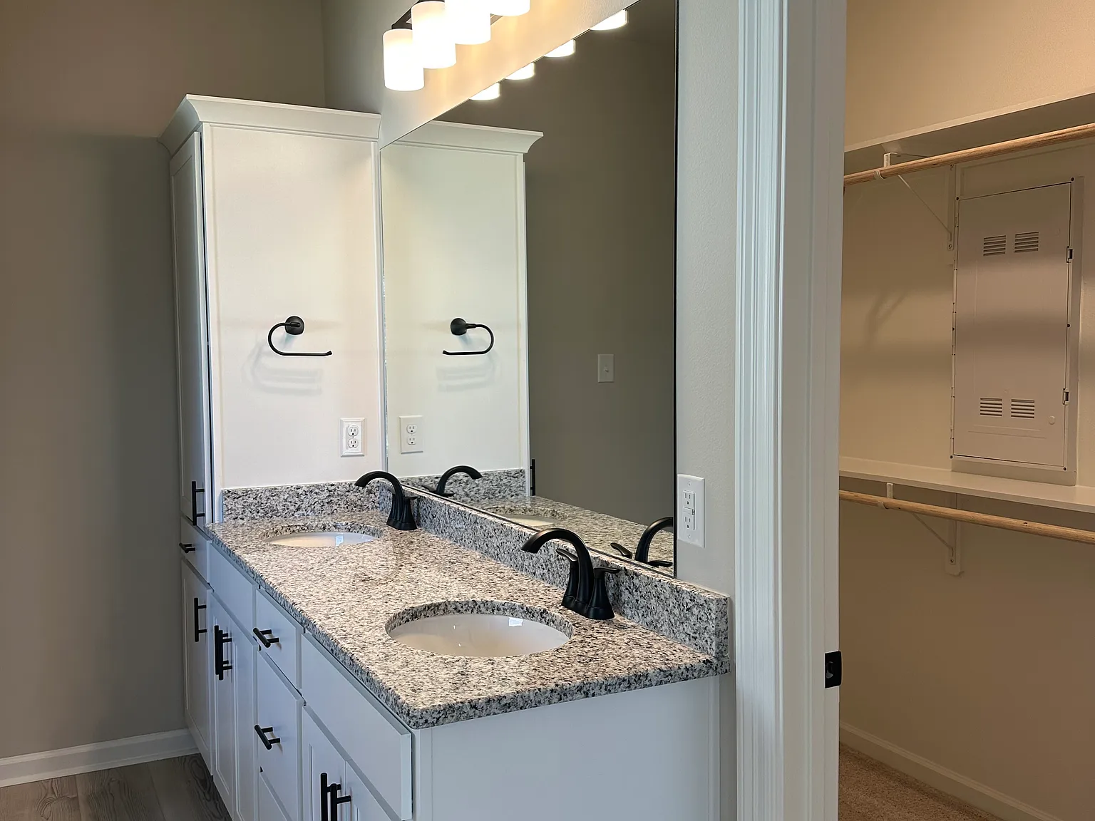 4 bed, 1550 sqft, $2,130 — Photo 2