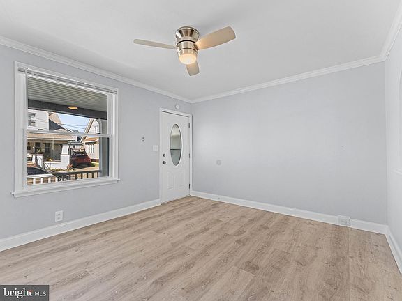 5th image of 125 White Ave