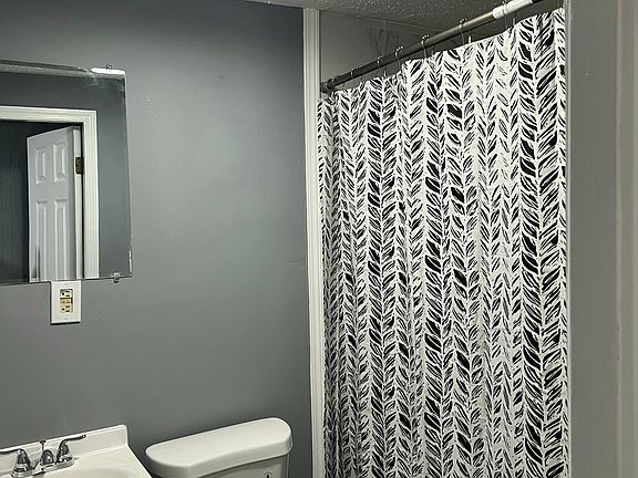 3rd image of 507 W Main St Unit B