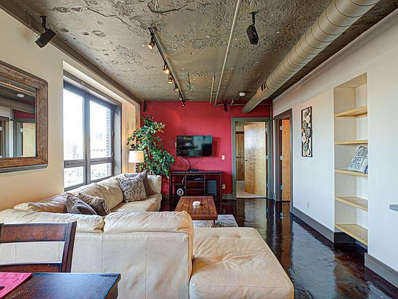 3rd image of 323 W Broadway Unit 902