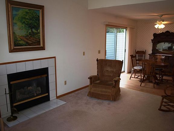 3rd image of 4891 Helena Ln N
