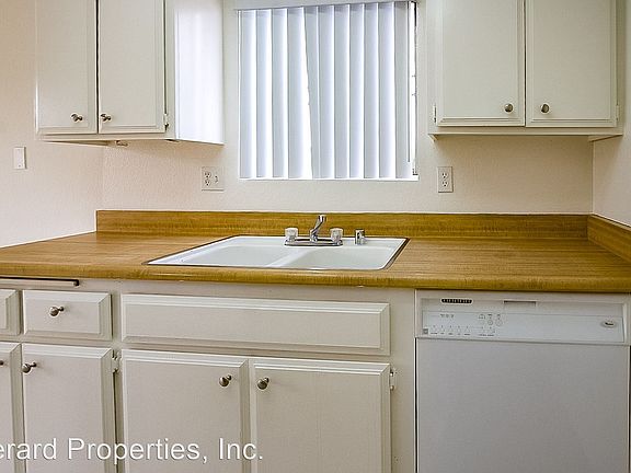 5th image of 7881 Liberty Dr APT 4
