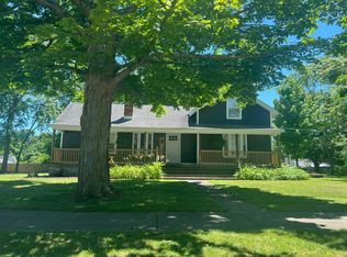 466 Booth St, Grand Ledge, MI 48837