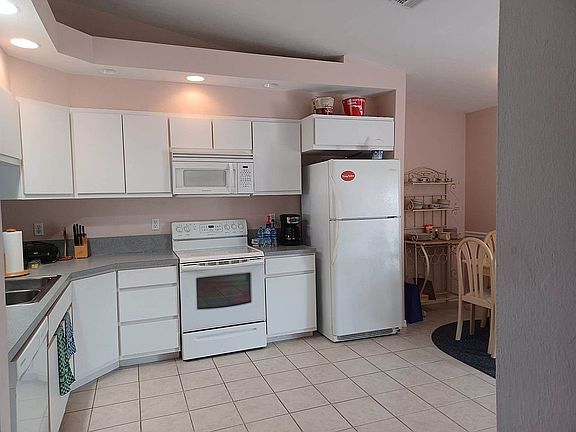 2nd image of 11644 SW Egret Cir APT 1007
