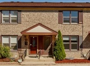 426 N Kennicott Ave, Arlington Heights, IL 60005