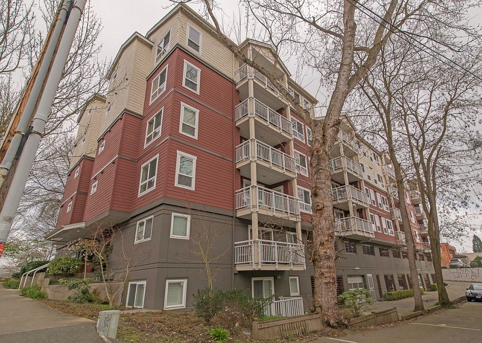 1st image of 2805 NE 125th St APT 208