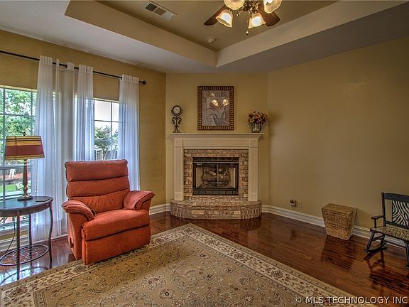 4th image of 3802 S 196th East Ave