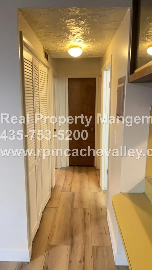 565 Dee Ave — Photo 2