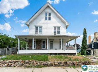 419 E Washington St, Slatington, PA 18080