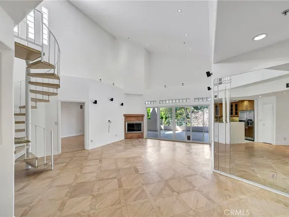 4477 Woodman Ave APT 305, Sherman Oaks, CA 91423