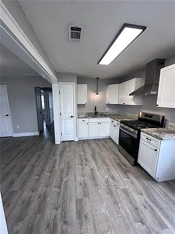7912 Richard St — Photo 4