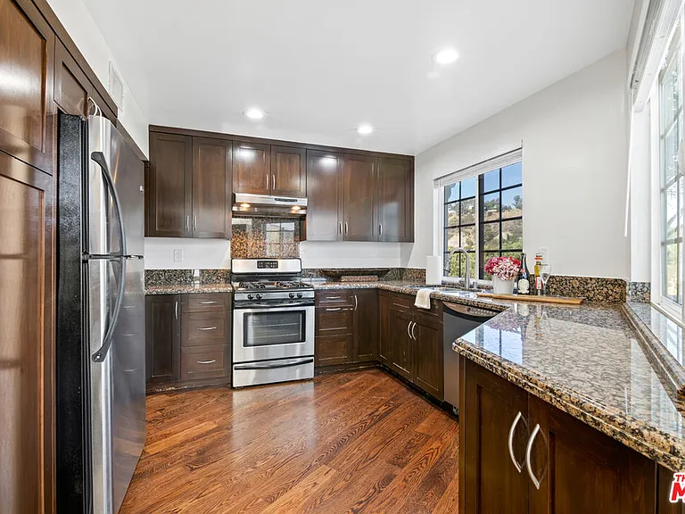 2461 Jupiter Dr — Photo 17