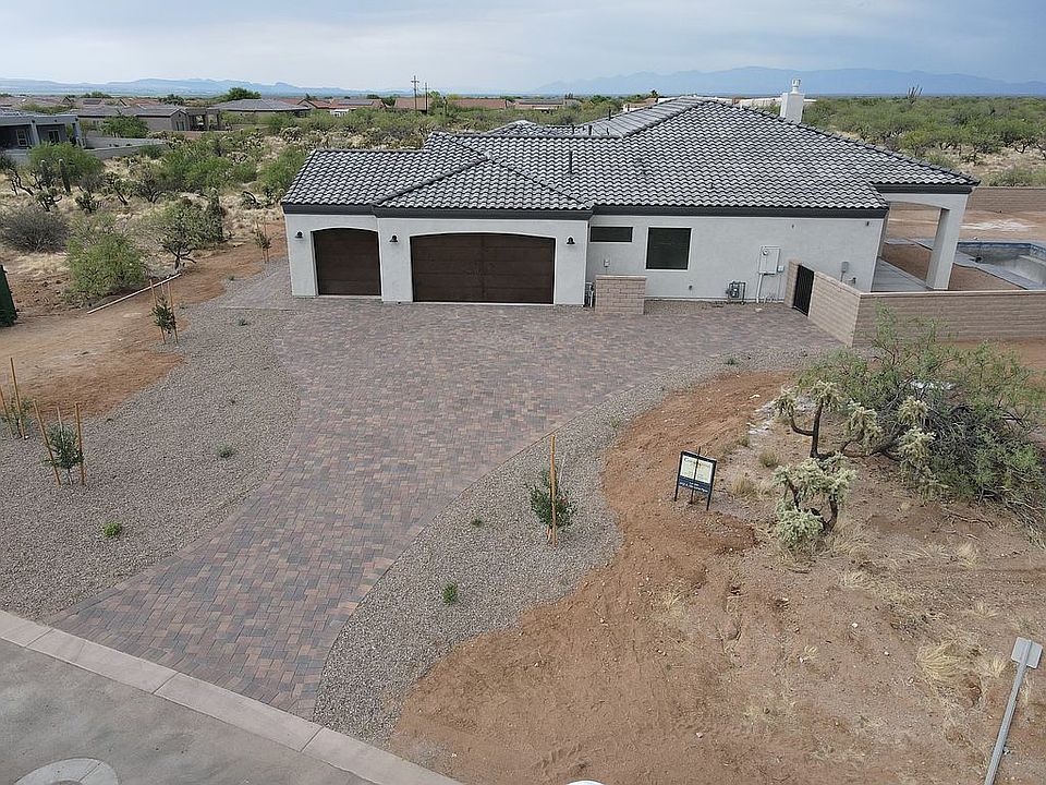 2nd image of 2727 E Old Corral Pl