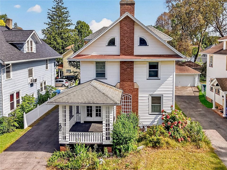 1st image of 296 Woodbine Ave