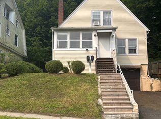 12 Division St, Danbury, CT 06810