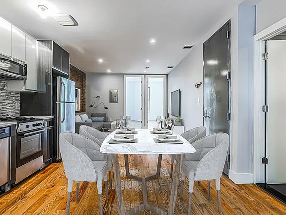 5th image of 375 Vernon Ave APT 4