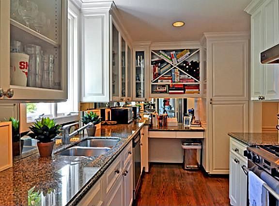 5th image of 4683 S Versailles Ave