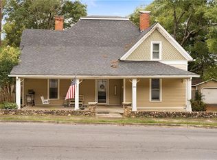 712 College St, Calhoun, GA 30701