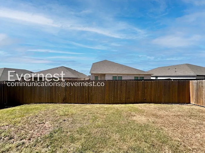 416 Micah Ln — Photo 22