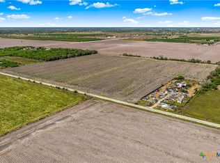 1880 Bayer Rd, Victoria, TX 77905