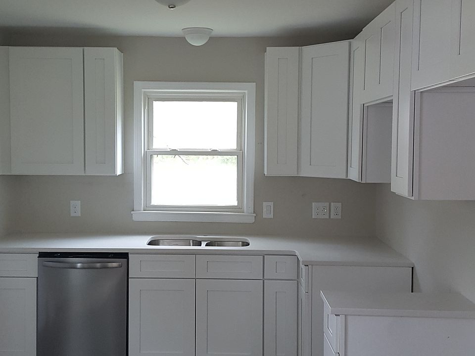 2nd image of 317 Wilson St