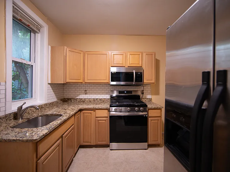 1227 S Greylock St — Photo 2