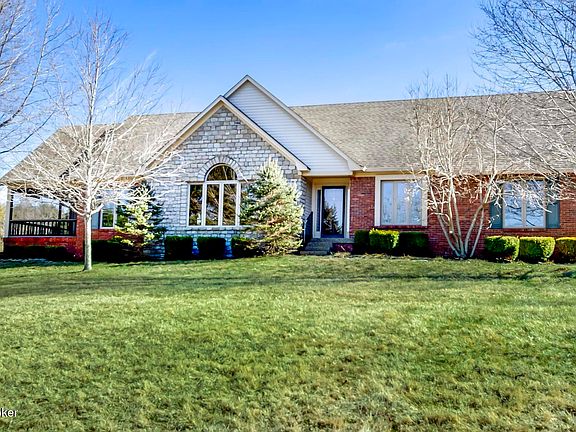 3rd image of 5605 Chenoweth Run Rd