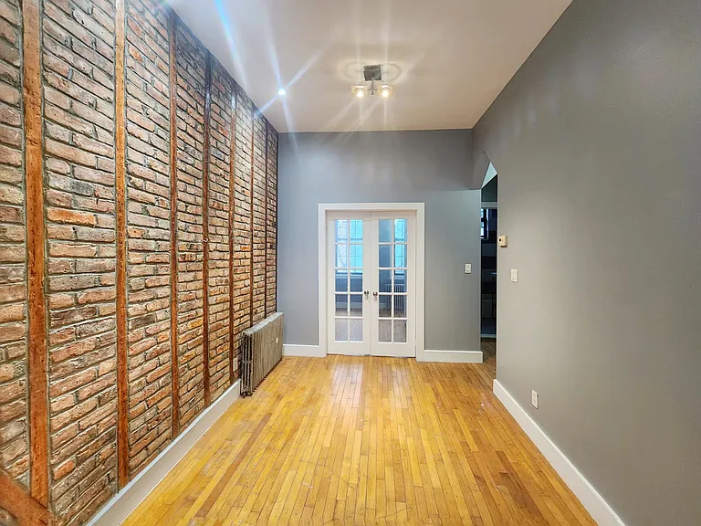 190 Wilson Ave #2I — Photo 10