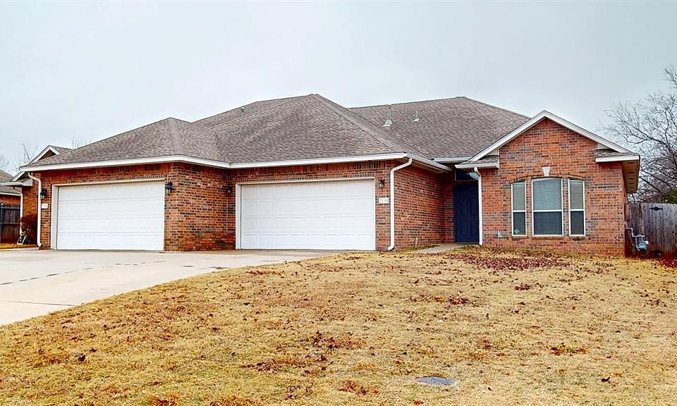 1st image of 2730 Silvertree Dr