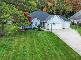 15418 Stoneridge Ct, Spring Lake, MI 49456