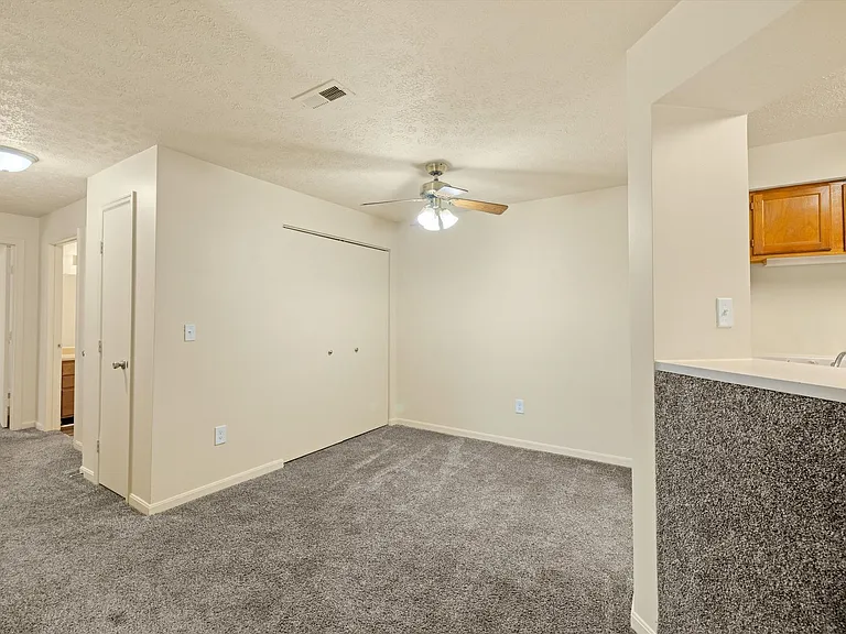 2193 N Broadway St — Photo 5