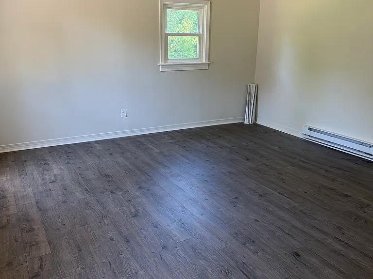 11 Willow Ave — Photo 8