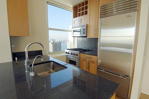 Rented by City Connections Realty | media 19