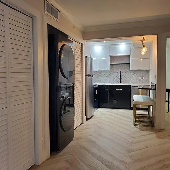 975 9th Ave S #5 — Photo 8