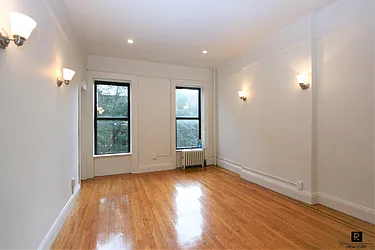 Rented by R New York