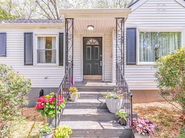 3090 Grove Cir, Hapeville, GA 30354
