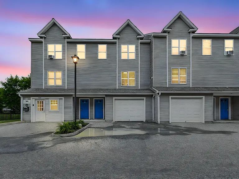 Chestnut Townhomes — Photo 18
