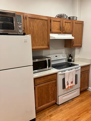 1110 Beacon St #1B Photo 1