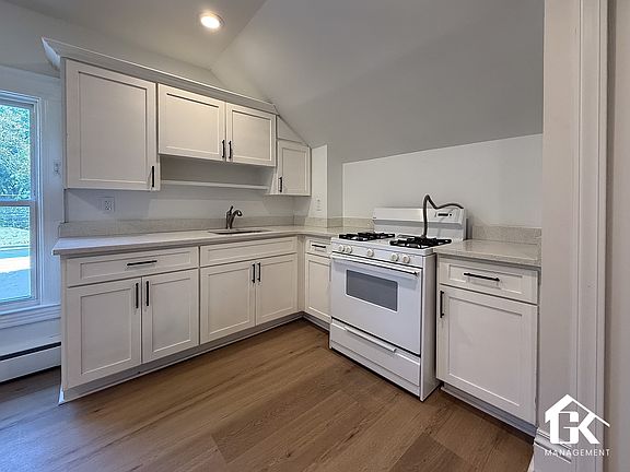 3rd image of 308 W Twelve Mile Rd #4D